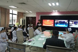 華謀咨詢為某醫院現場輔導召開醫院改善提案發表會