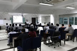 華謀咨詢為某（家具制造行業）公司進行金牌班組培訓